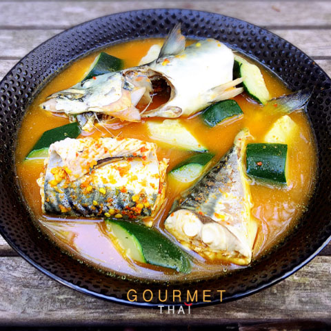 Soupe Pimentée et Aigre au Maquereau, Façon Sud de la Thaïlande